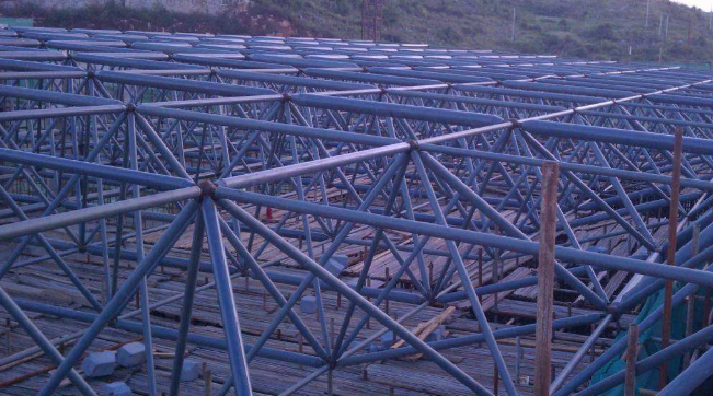 海北概述网架加工中对钢材的质量的过细恳求
